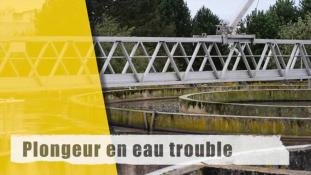 Plongeur en eau trouble